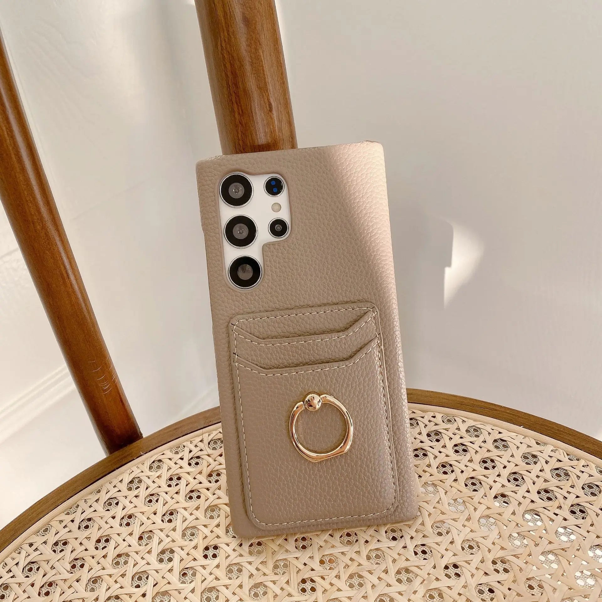 Capa Holder